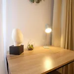 4-Room Luxury Apartment - Close To Central Station, Free Parking, Kitchen