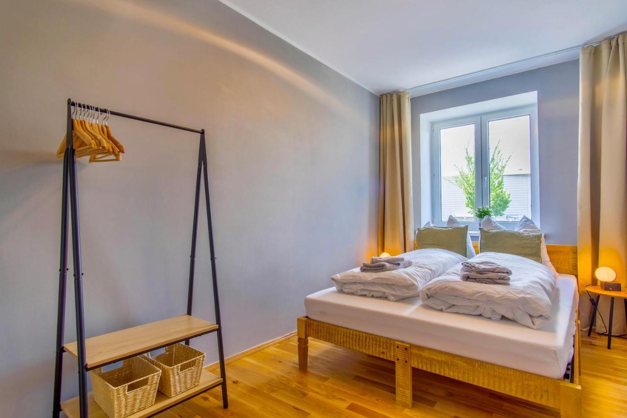 Apartment 4-room Luxury - Close To Station, Free Parking, Kitchen